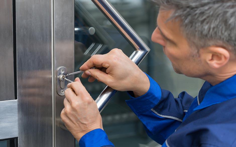changer un verrou de porte Bouc-Bel-Air