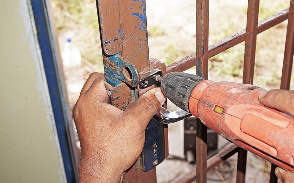 changer un verrou de porte Bouc-Bel-Air